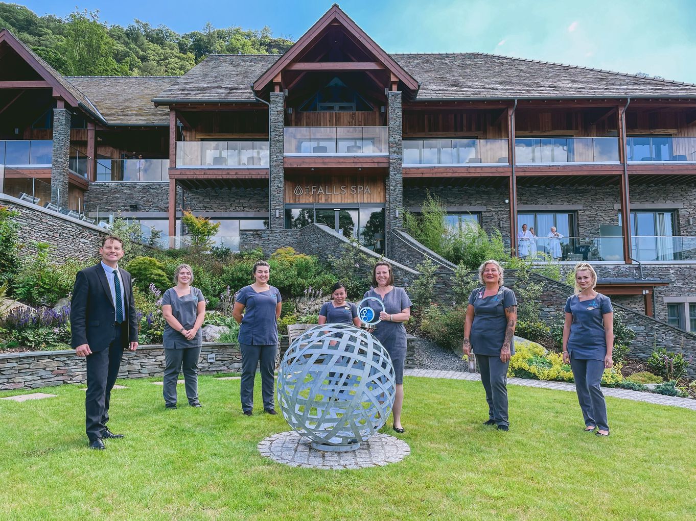 General Manager Marcell Cilliers, Spa Manager Davina Hassell and The Falls Spa team with Good Spa Guide award 