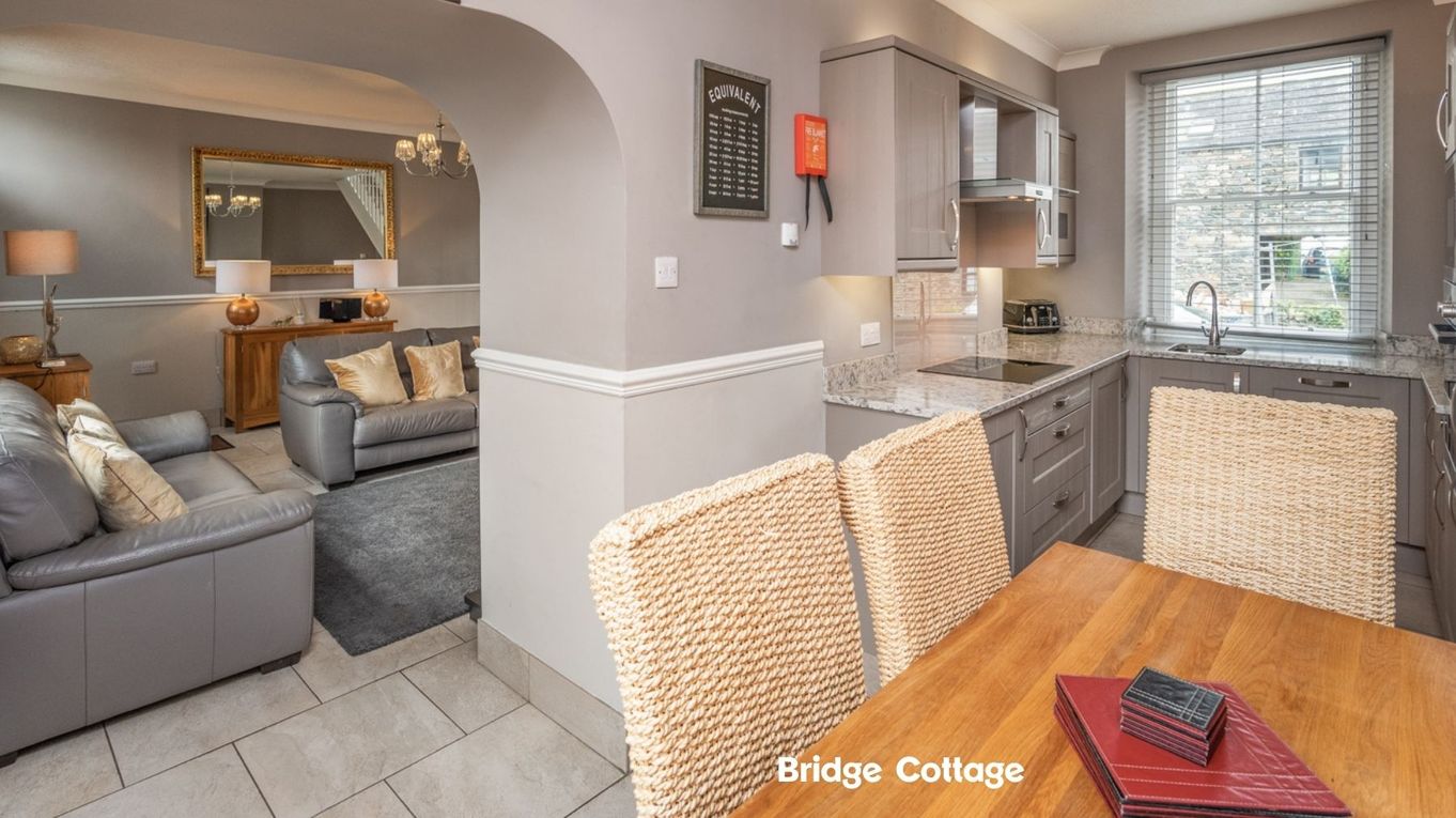 Bridge House Cottages & Apartments