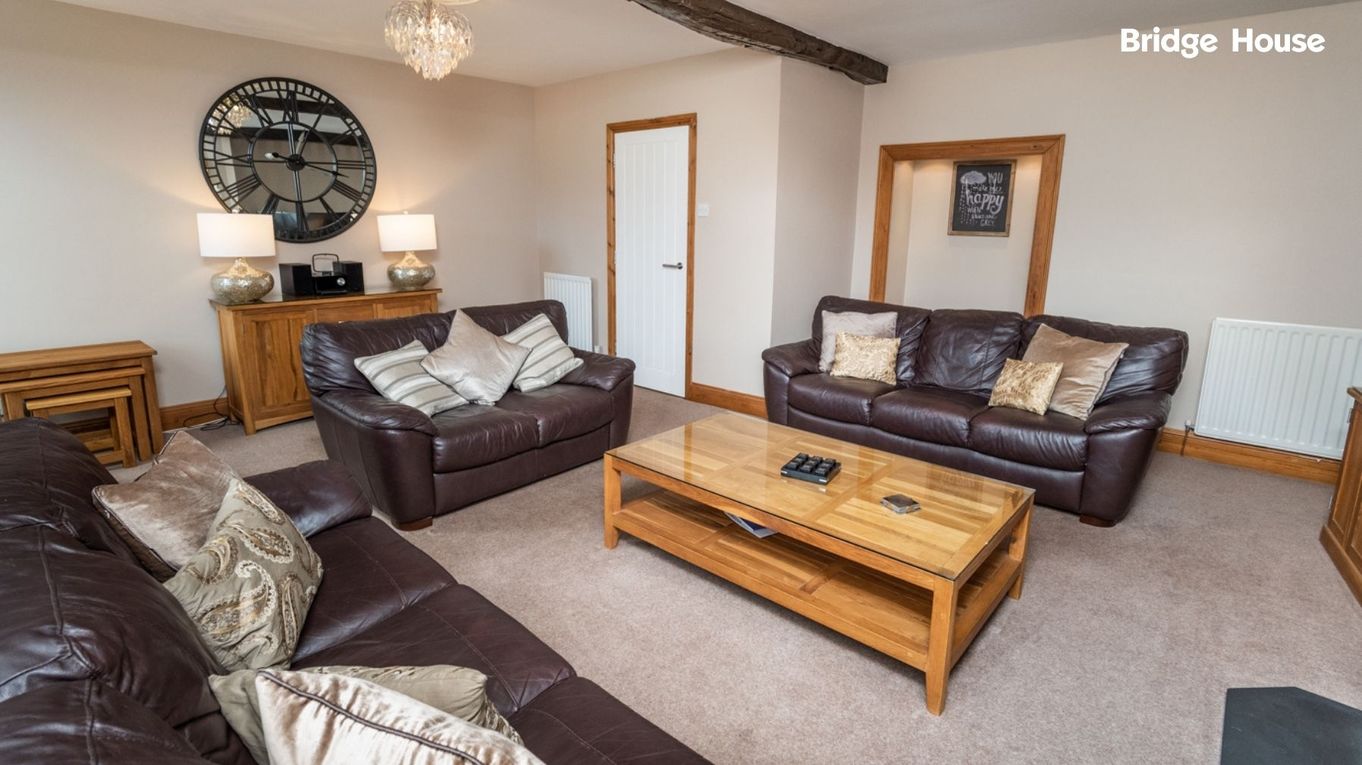 Bridge House Cottages & Apartments