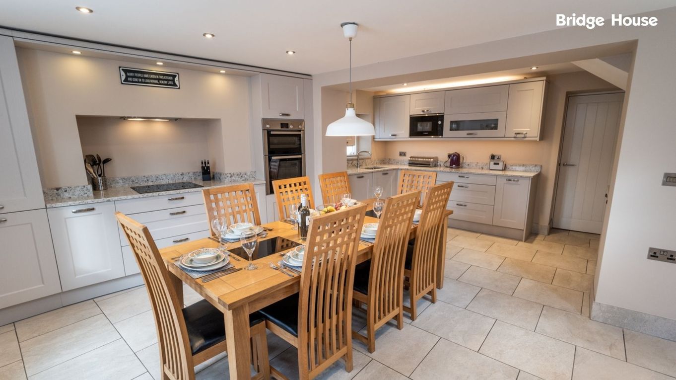 Bridge House Cottages & Apartments