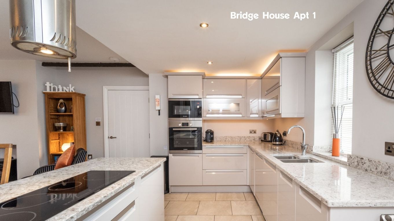 Bridge House Cottages & Apartments