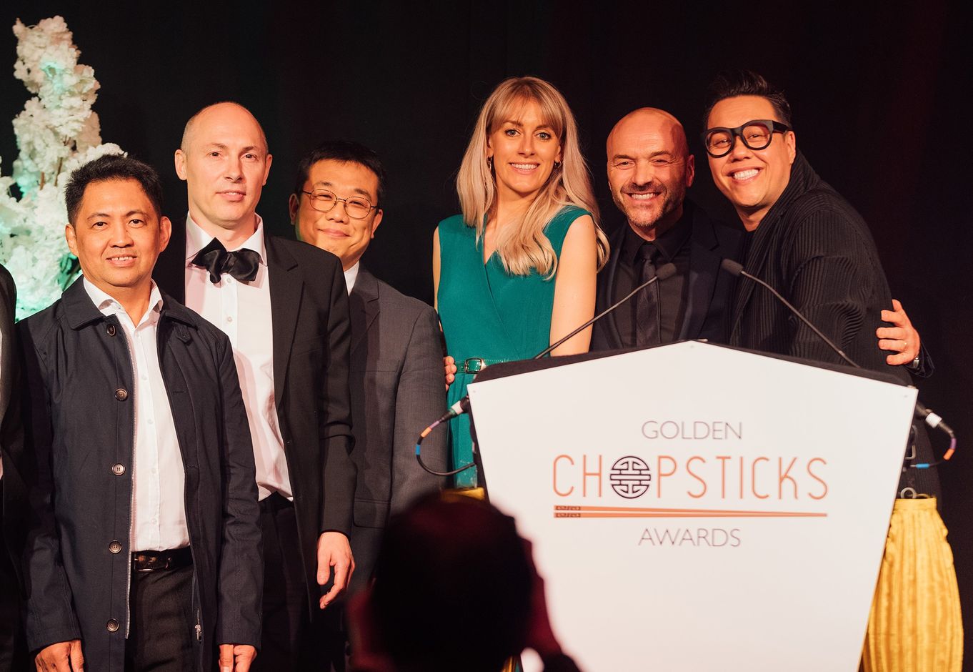 The Mizu Pan-Asian team at the 2019 Golden Chopsticks Award Ceremony along with KyungTae Kweon, Managing Director of H-Mart Supermarket, Simon Rimmer & Gok Wan.
