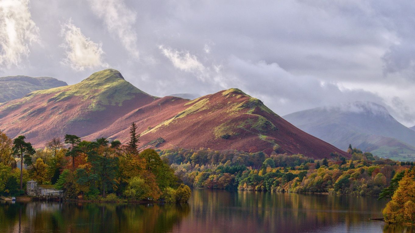 autumnal derwentwter and catbells ronnie johnson by email 18 10 2019 for any use.jpg