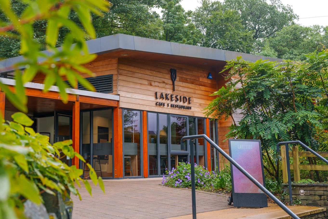 Lakeside Cafe